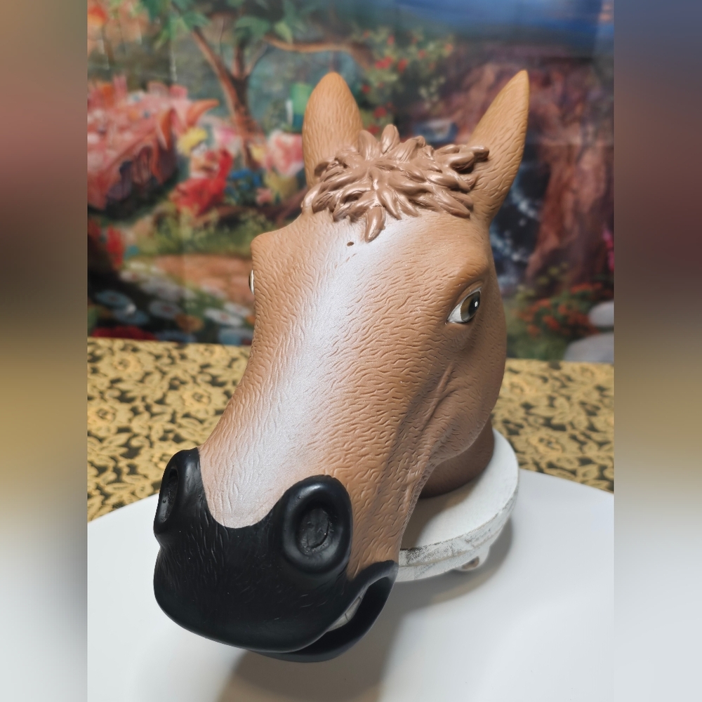 Accoutrements Horse Head Squirrel Feeder [ Read Details ]